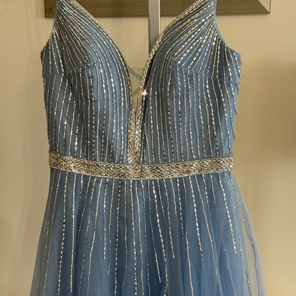 NWT Abby Paris Formal Gown Dress Weddings, Pageants, Proms, Formal Occasions 4 - Picture 2 of 5